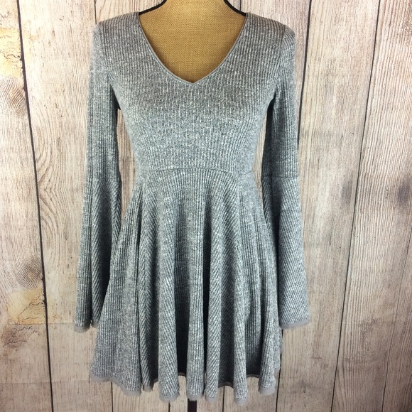 American Rag Dresses & Skirts - American Rag Ribbed Bell Sleeve Thermal Dress Sz M